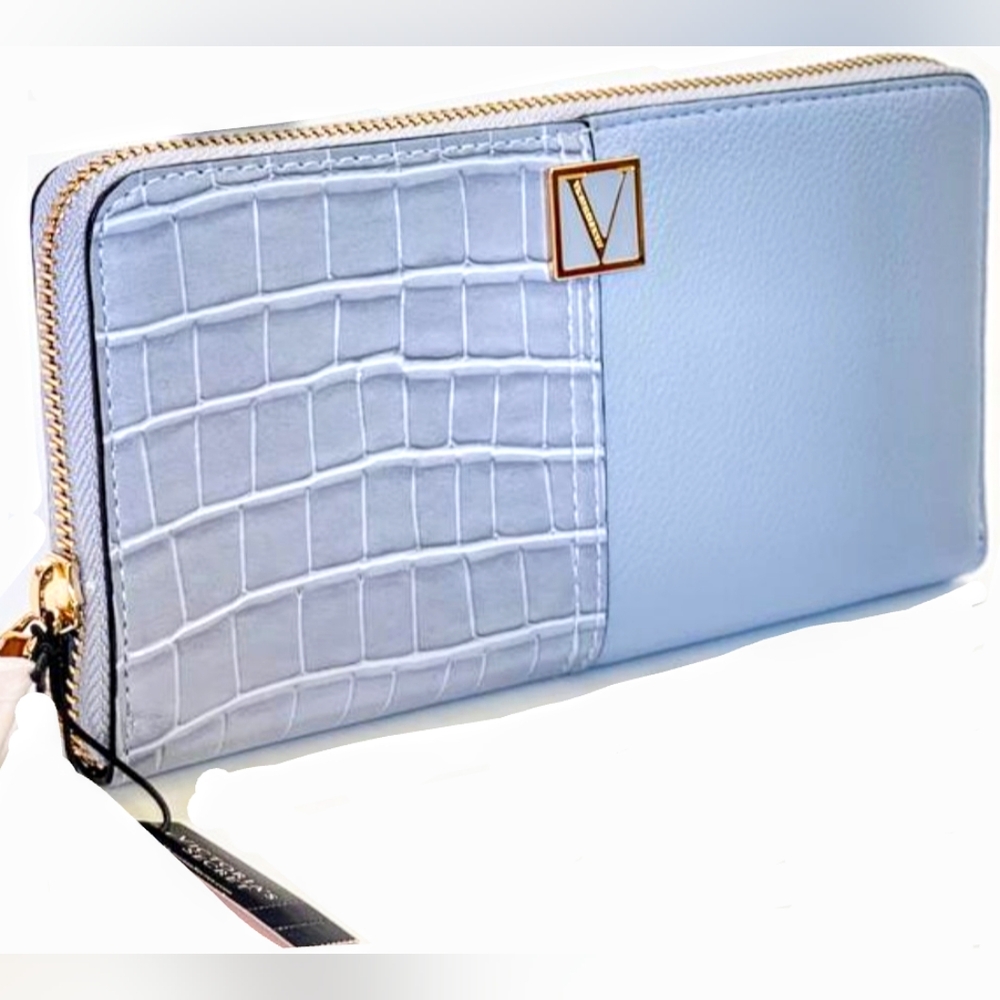 Nip luxury VS sky blue 1/2 vegan croc gold tone v zip long wallet